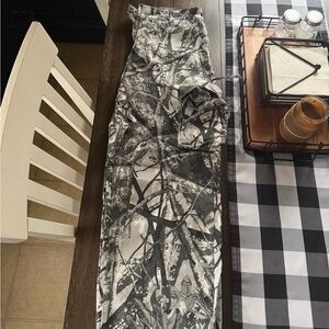 Gray Camouflage Stretch Utility Pants - Women